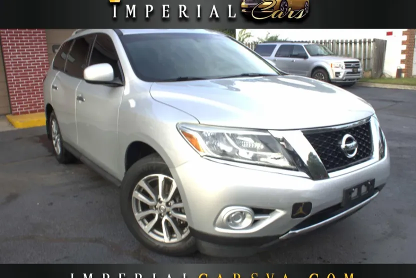 2014 Nissan Pathfinder SV photo 1