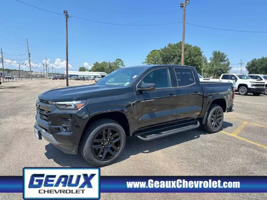 2025 Chevrolet Colorado Z71 photo 1