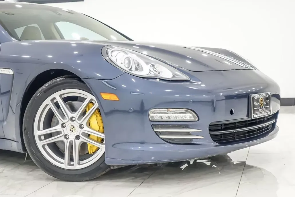 2012 Porsche Panamera 4 photo 1