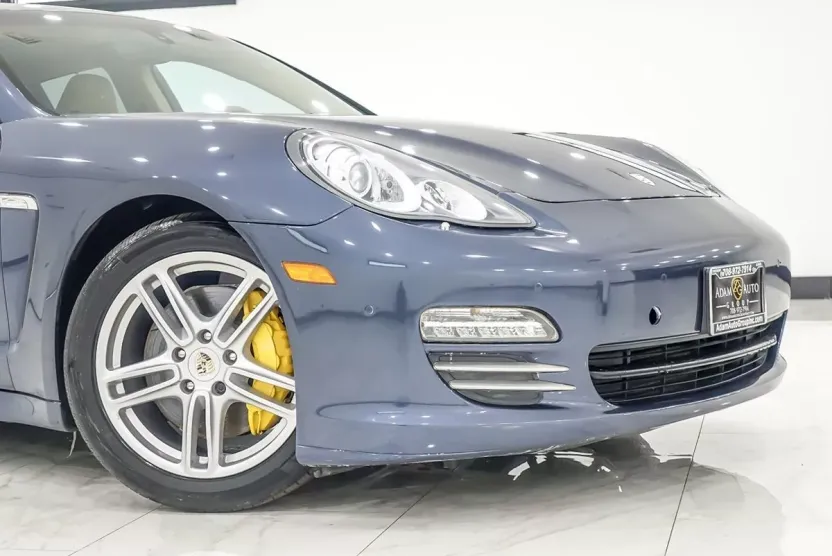 2012 Porsche Panamera 4 photo 1