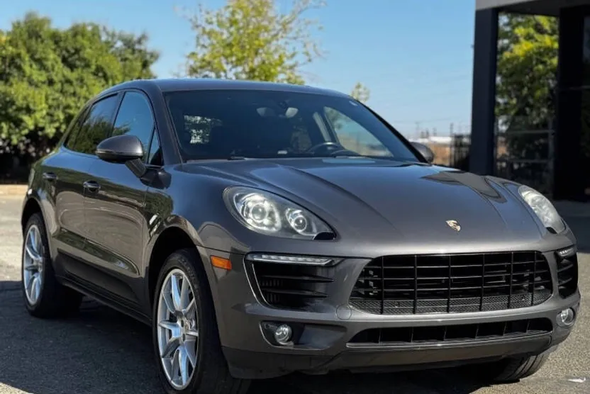 2015 Porsche Macan S photo 1