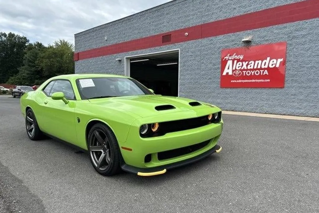 2023 Dodge Challenger SRT8 Hellcat photo 1