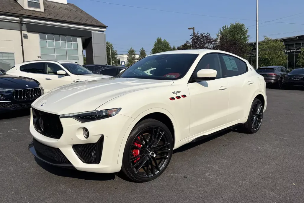 2023 Maserati Levante Trofeo photo 1
