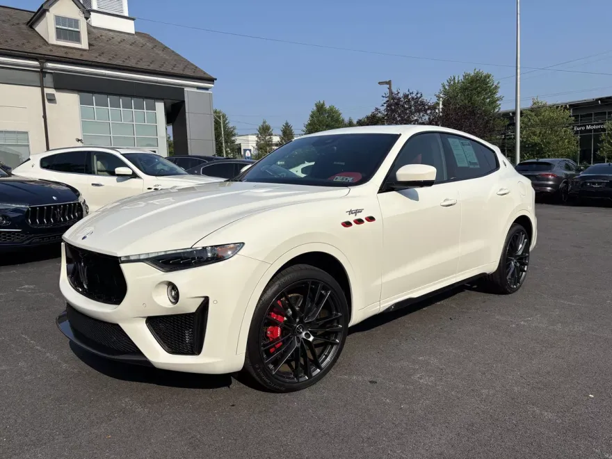 2023 Maserati Levante Trofeo photo 1