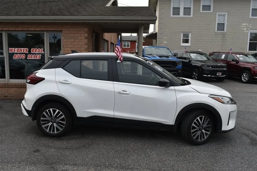 2024 Nissan Kicks SV photo 1