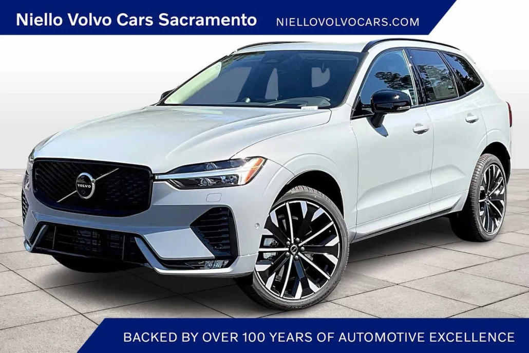 2026 Volvo XC60 B5 photo 1