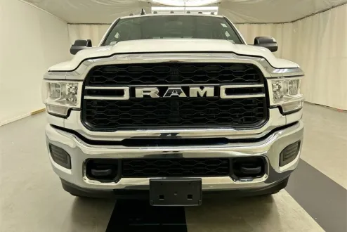 2022 Ram 2500 Tradesman photo 3