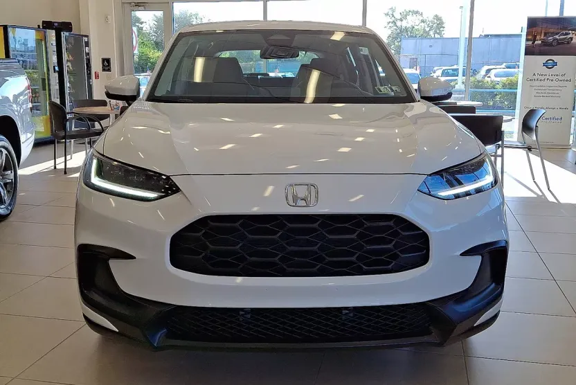 2023 Honda HR-V LX photo 1