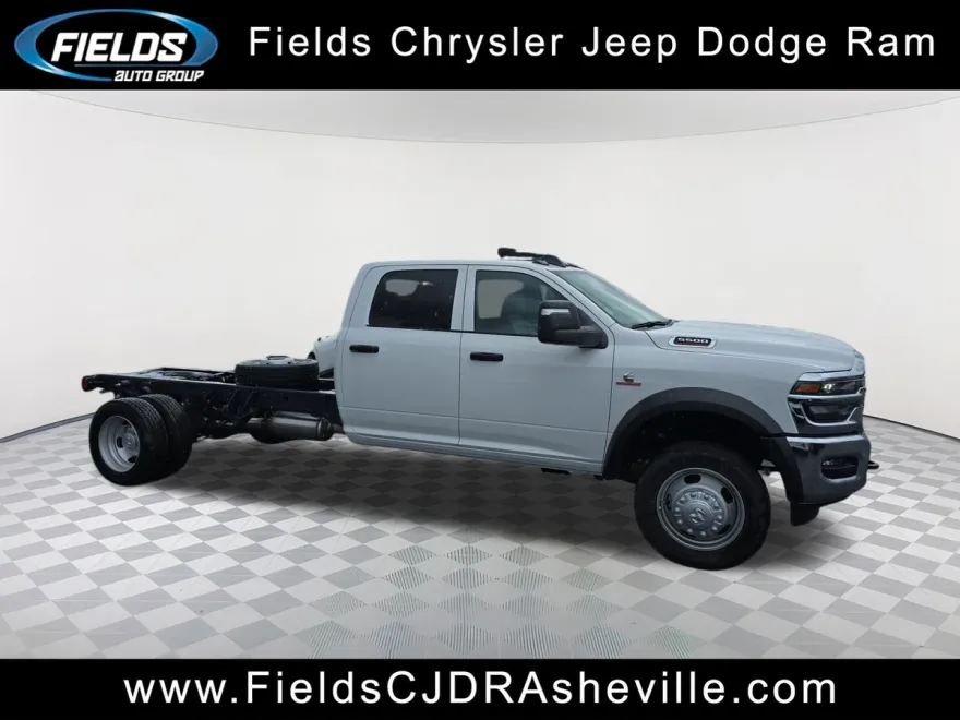 2025 Ram 5500 Tradesman photo 1