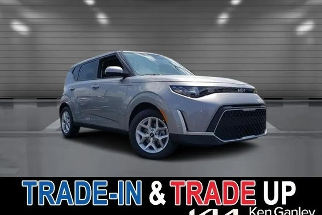 2025 Kia Soul LX photo 1