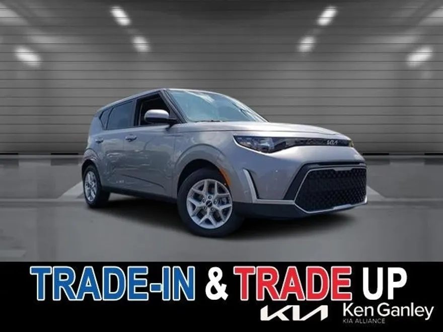 2025 Kia Soul LX photo 1
