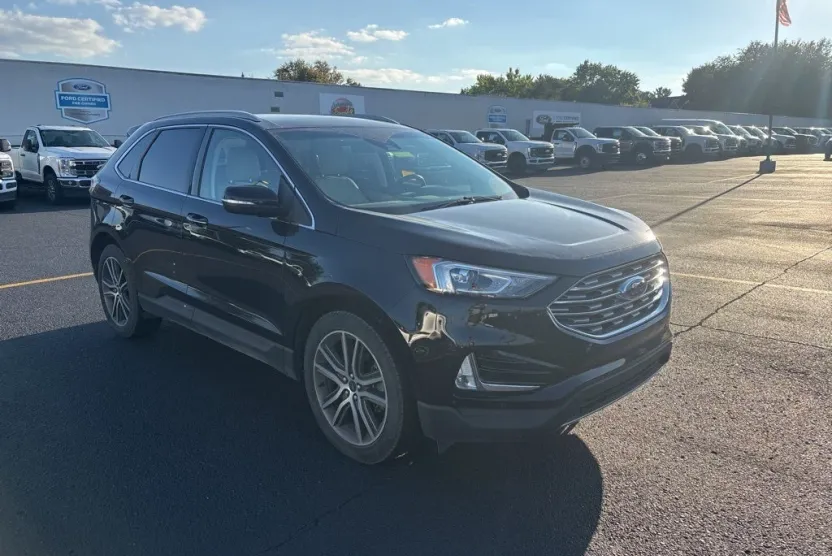 2020 Ford Edge Titanium photo 1