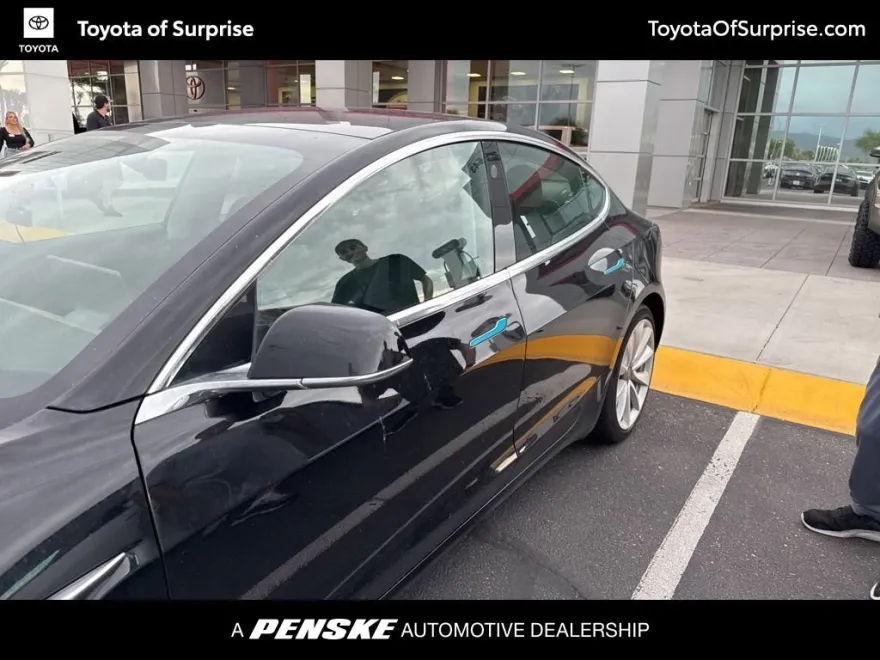 2018 Tesla Model 3 Long Range photo 1