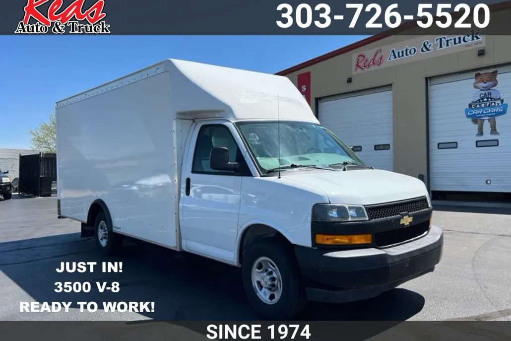 2020 Chevrolet Express 3500 Cutaway photo 1