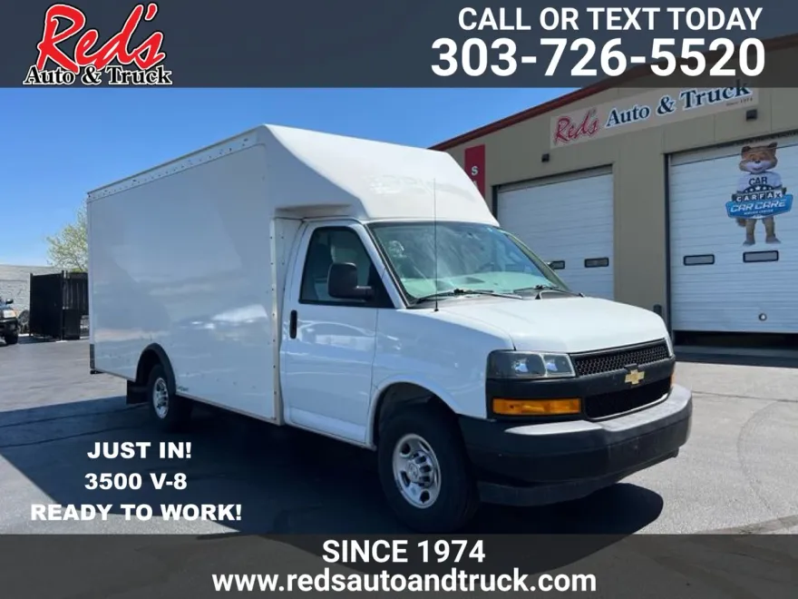 2020 Chevrolet Express 3500 Cutaway photo 1