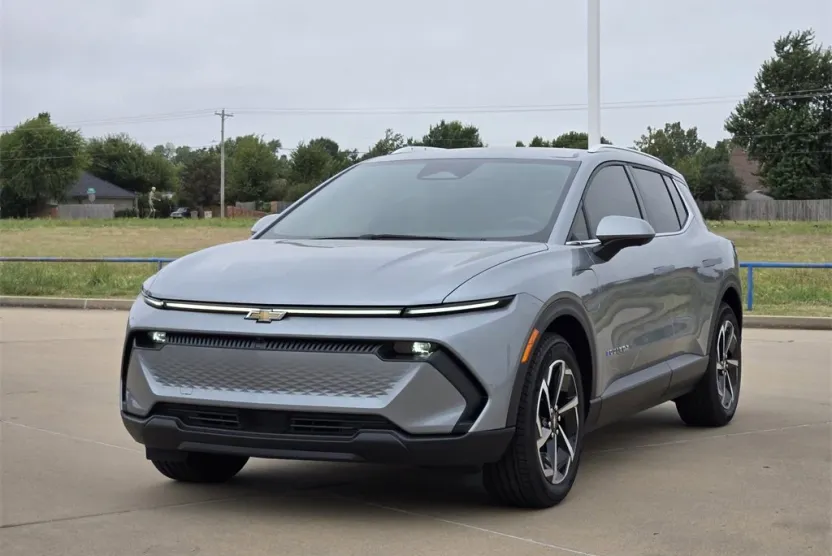 2026 Chevrolet Equinox EV 1LT photo 1