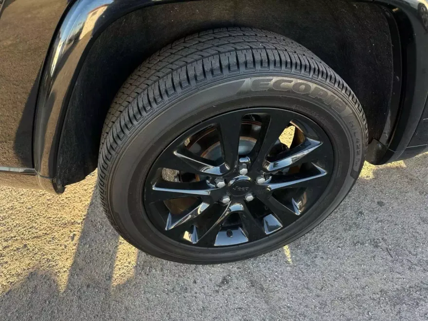 2018 Jeep Grand Cherokee Altitude photo 1