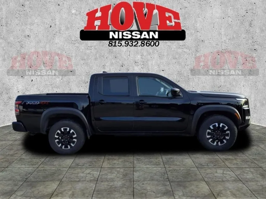 2024 Nissan Frontier PRO-4X photo 2