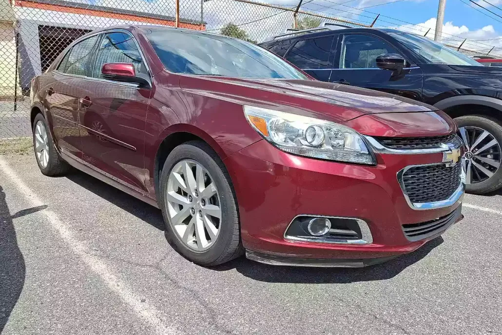 2015 Chevrolet Malibu 2LT photo 1