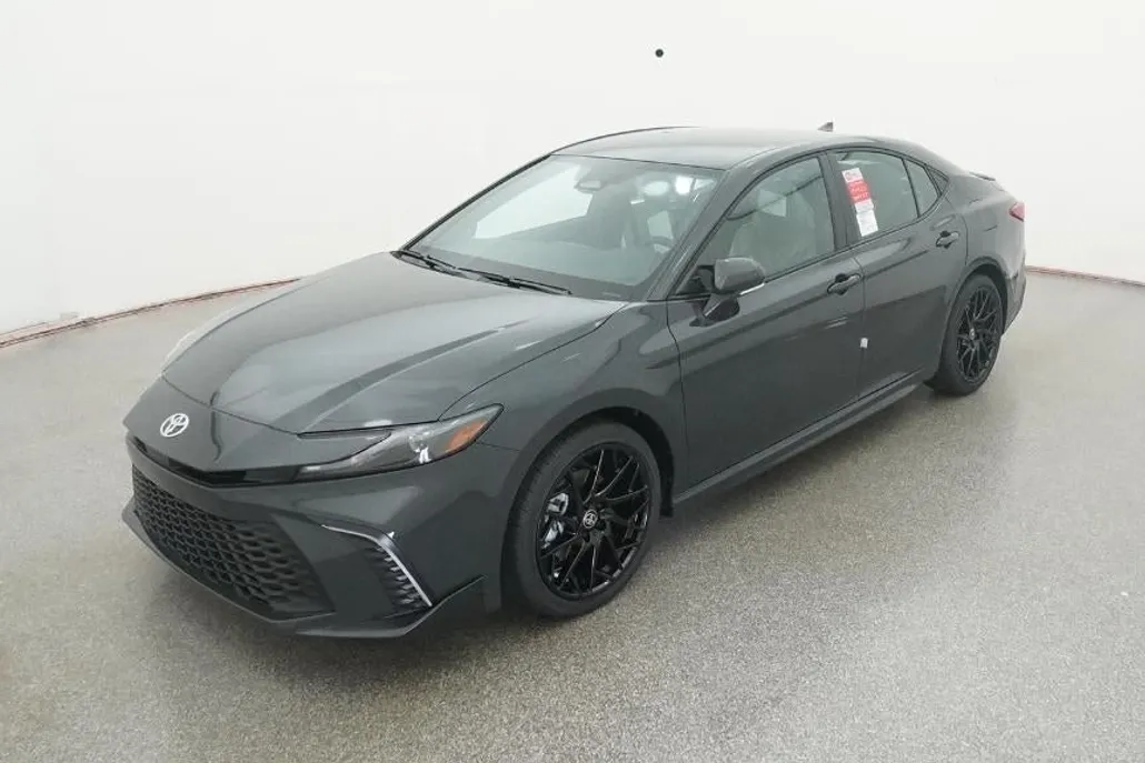 2026 Toyota Camry SE photo 1