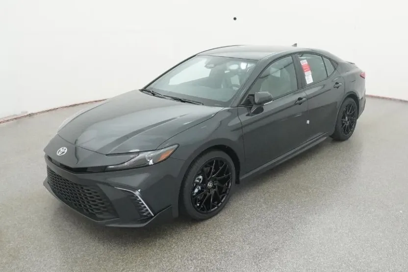 2026 Toyota Camry SE photo 1