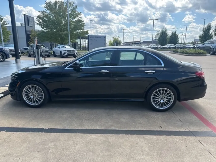 2022 Mercedes Benz E 350 photo 1