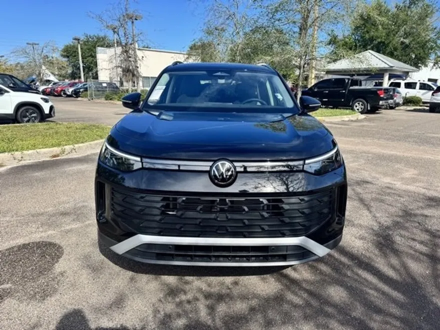 2025 Volkswagen Tiguan S photo 1