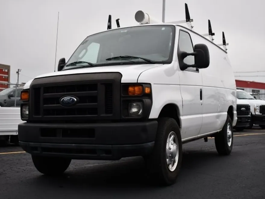 2010 Ford E-250 Cargo photo 1