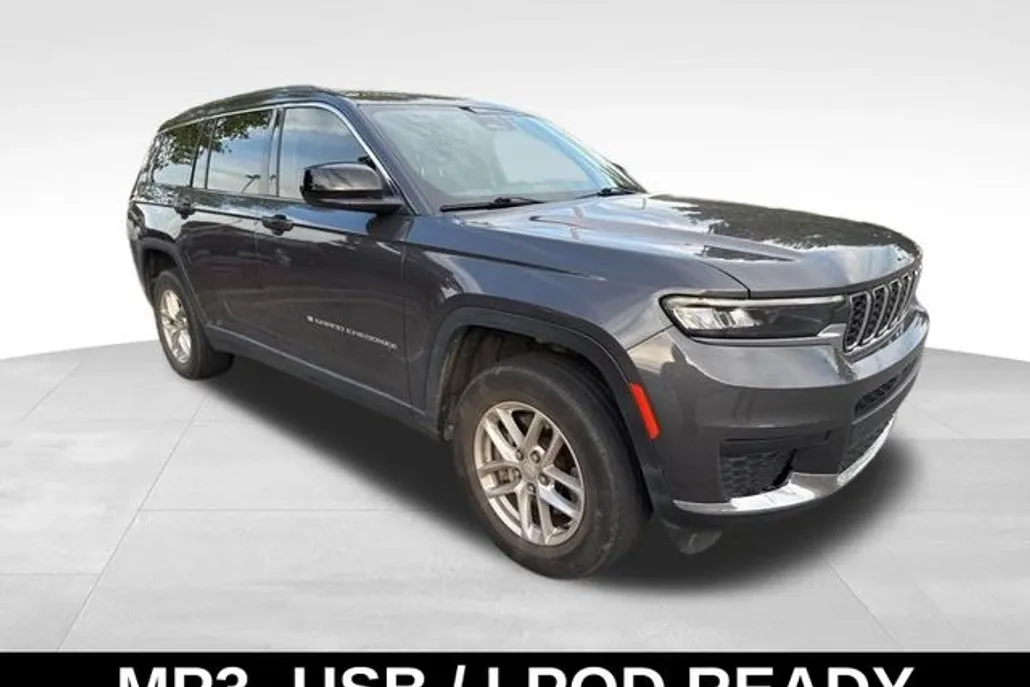2022 Jeep Grand Cherokee Laredo photo 1