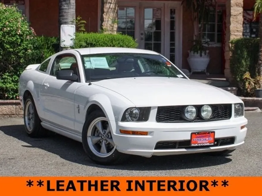 2006 Ford Mustang V6 Premium photo 1