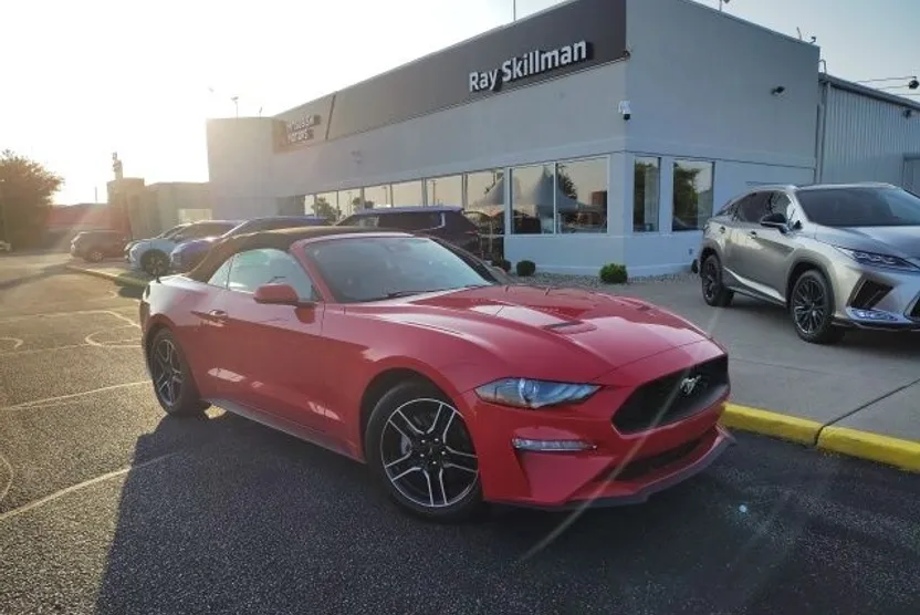 2022 Ford Mustang EcoBoost Premium photo 1