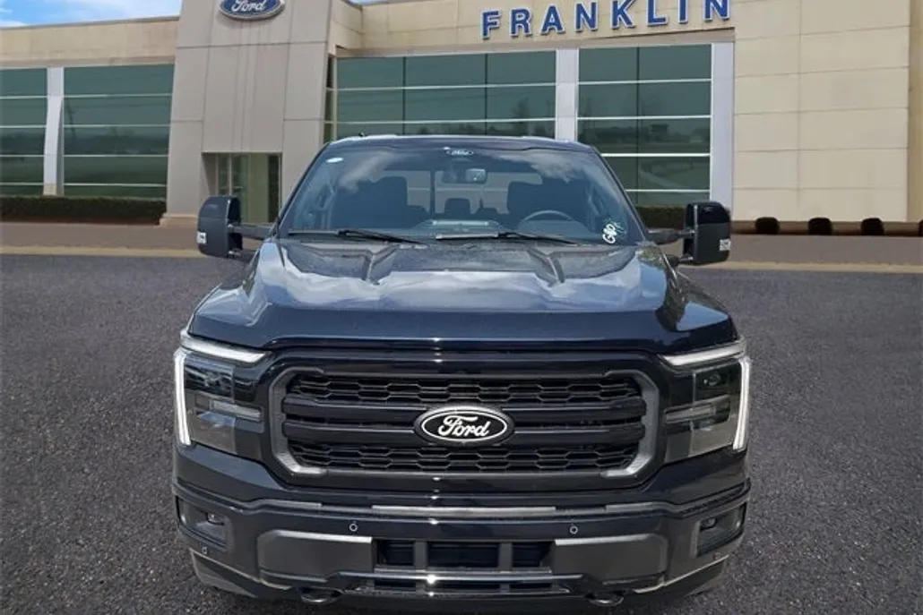 2025 Ford F-150 Lariat photo 1
