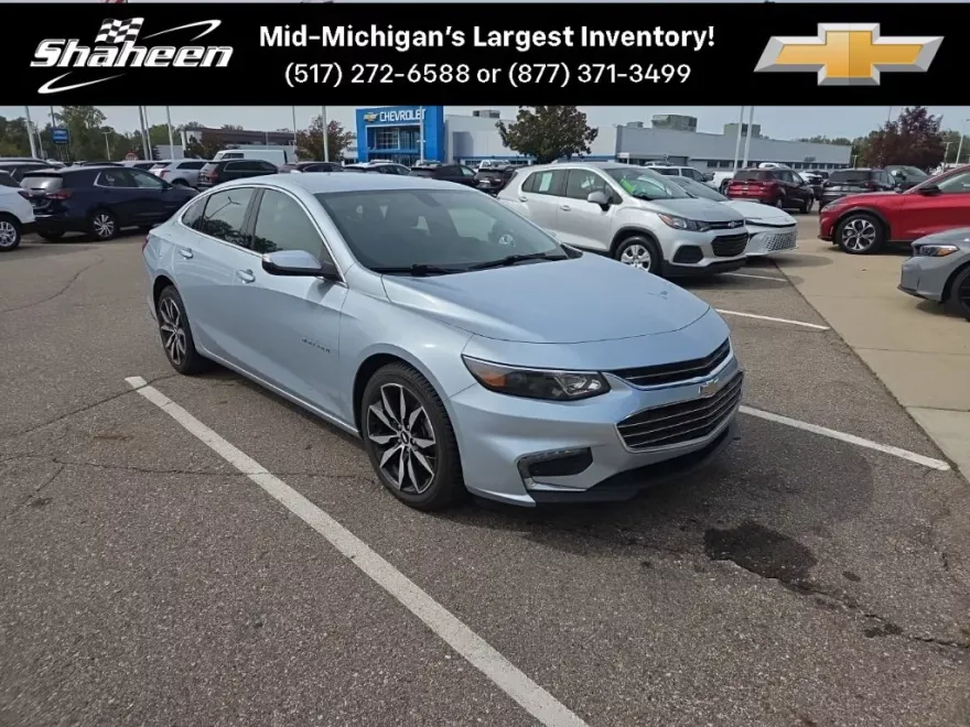 2017 Chevrolet Malibu 1LT photo 1