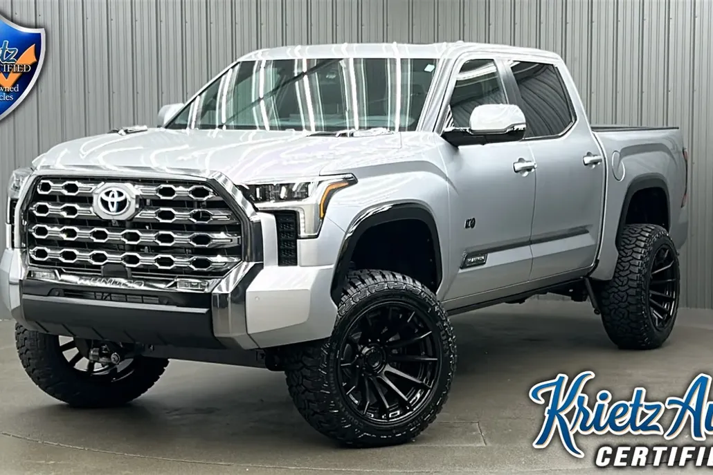 2024 Toyota Tundra Platinum photo 1
