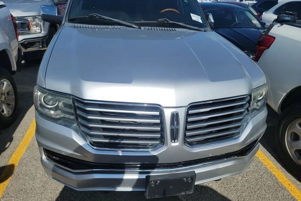 2017 Lincoln Navigator Select photo 1