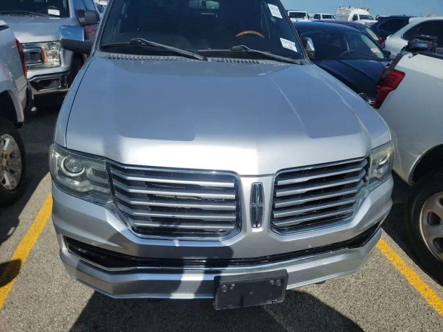2017 Lincoln Navigator Select photo 1