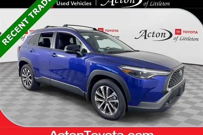 2025 Toyota Corolla Cross XLE photo 1