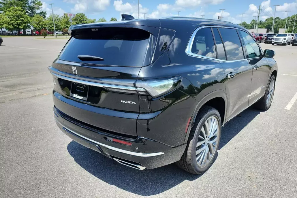 2025 Buick Enclave Avenir photo 1