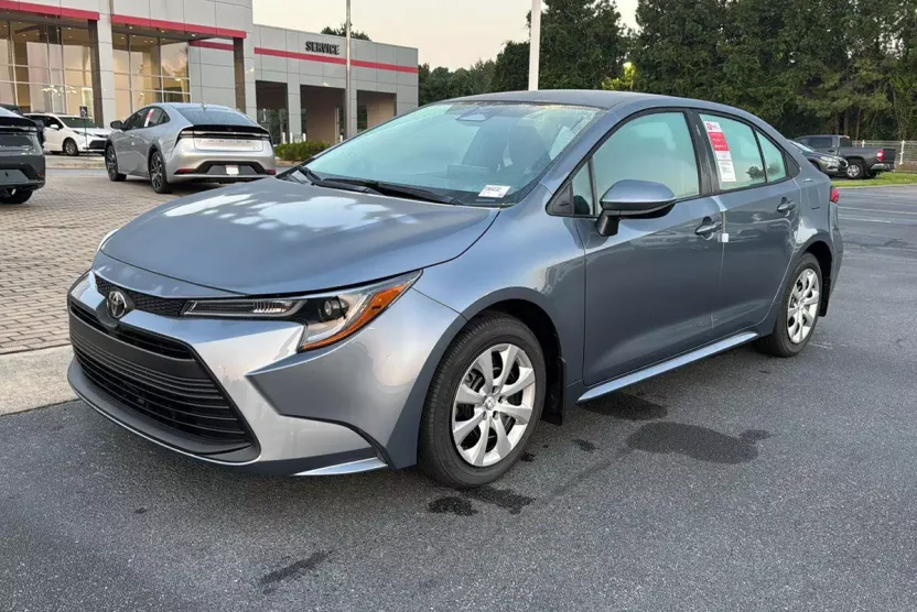 2026 Toyota Corolla LE photo 1