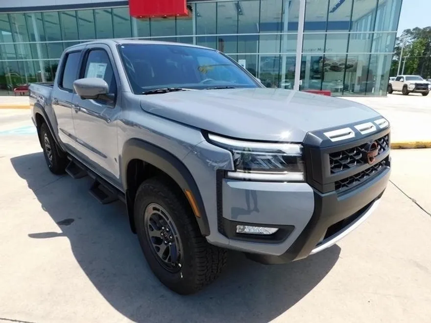 2025 Nissan Frontier Crew Cab PRO-4X photo 1