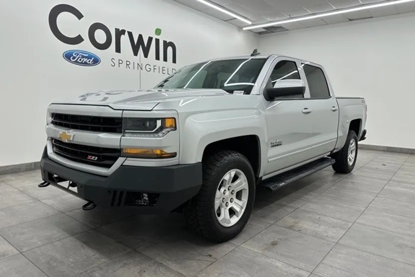 2018 Chevrolet Silverado 1500 LT photo 1