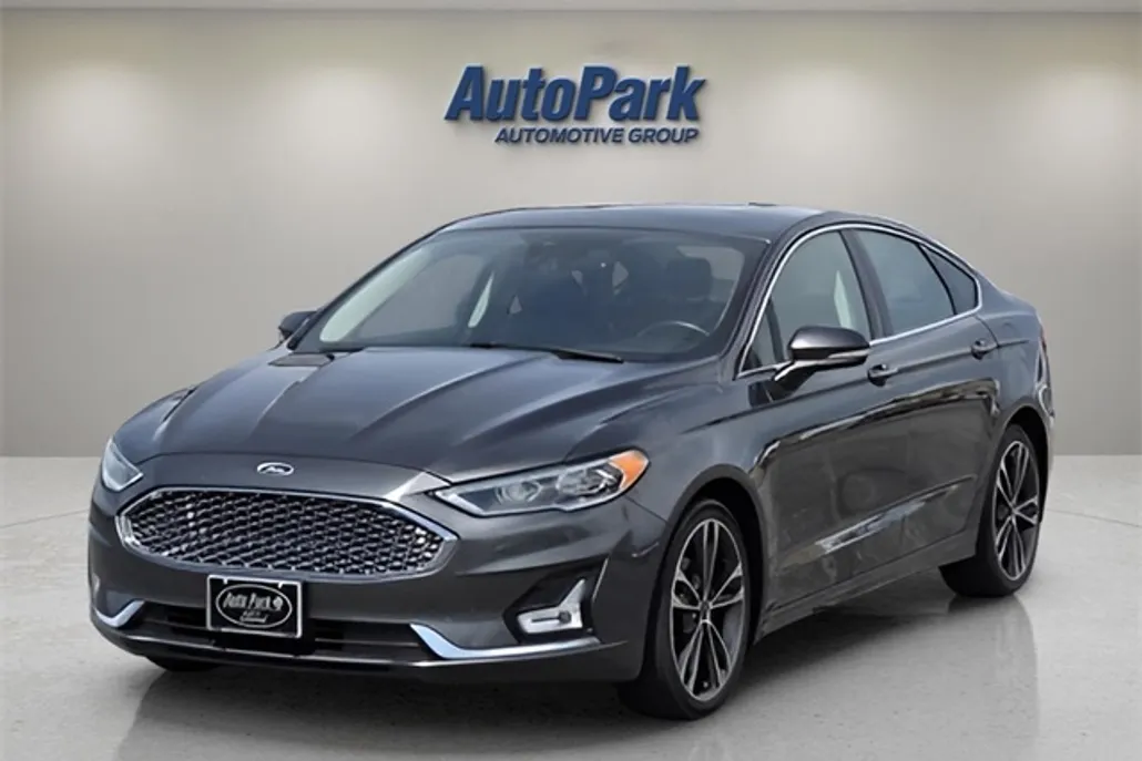 2020 Ford Fusion Titanium photo 1