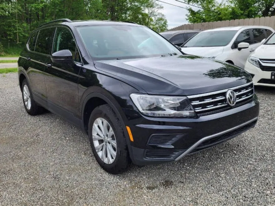 2019 Volkswagen Tiguan SEL R-Line photo 1