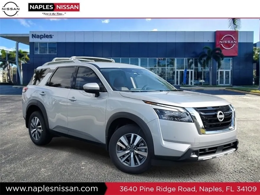 2025 Nissan Pathfinder SL photo 1