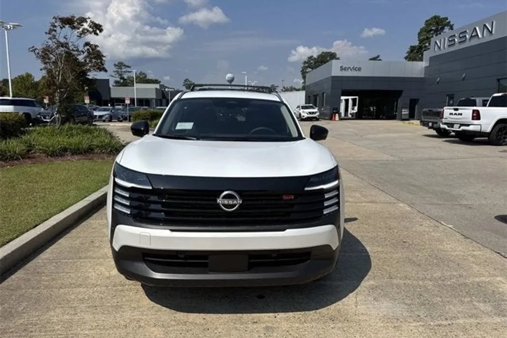 2026 Nissan Kicks SR photo 1