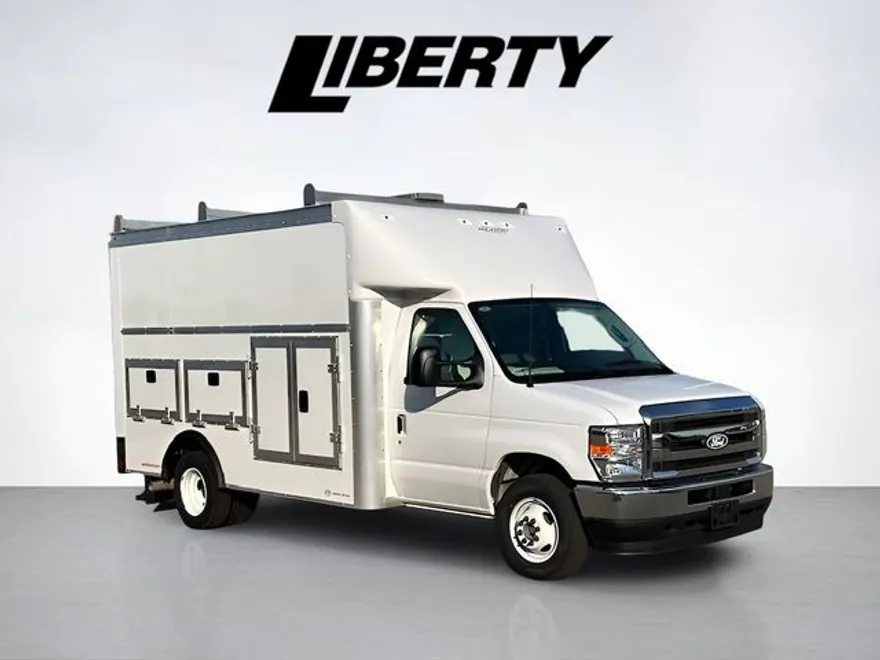 2026 Ford E-450 photo 1