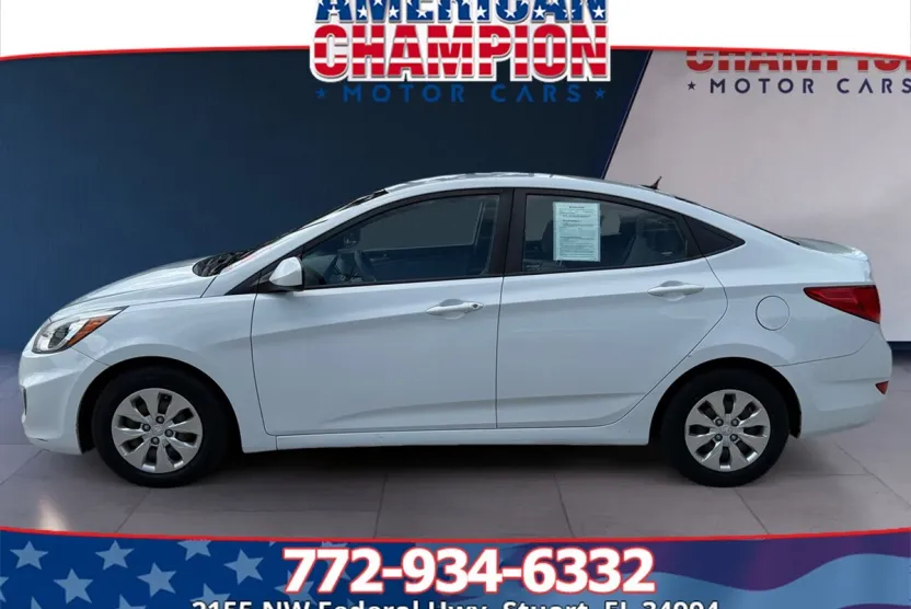 2017 Hyundai Accent SE photo 1