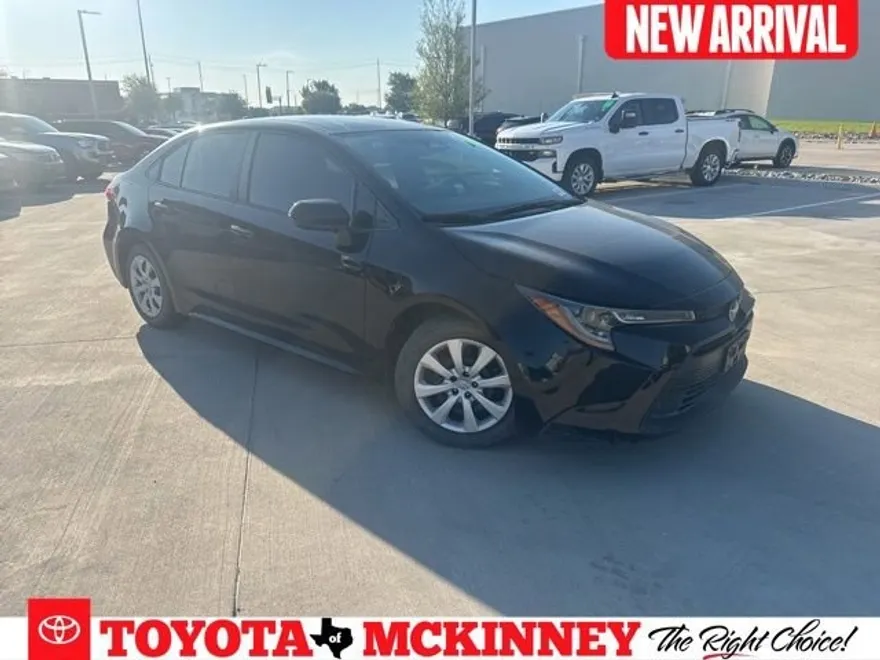 2023 Toyota Corolla LE photo 1