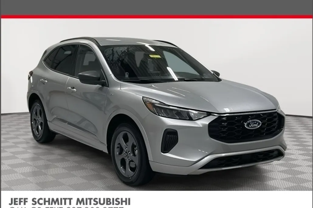 2024 Ford Escape ST-Line photo 1
