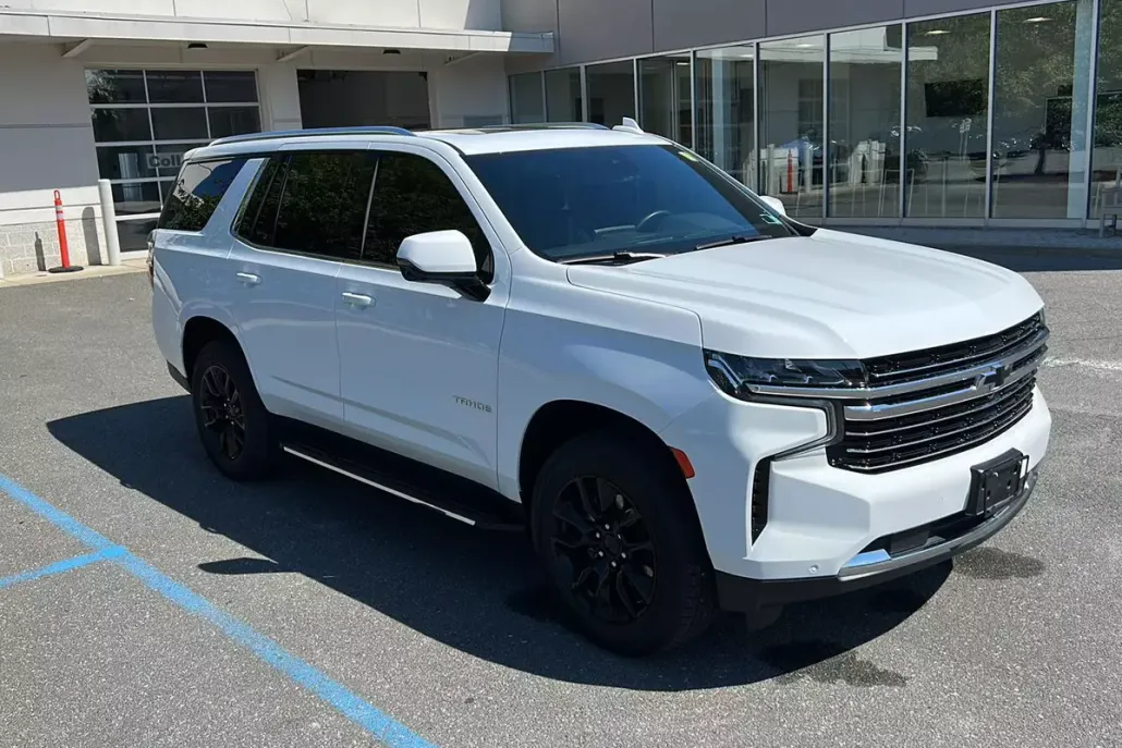 2023 Chevrolet Tahoe LT photo 1